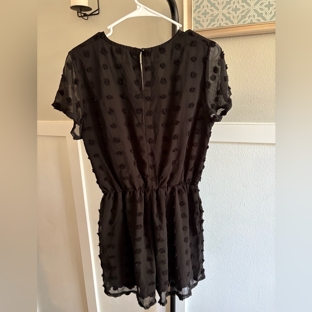 Angashion Black Textured Dot Short Sleeve Romper NWT Size S - Picture 3 of 5